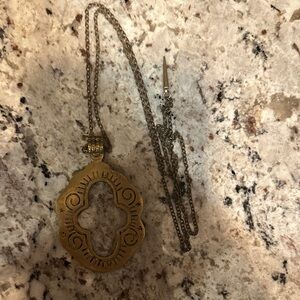 Gold Pendant Necklace Vanessa Mooney